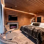 Hotel Wilderness 5*